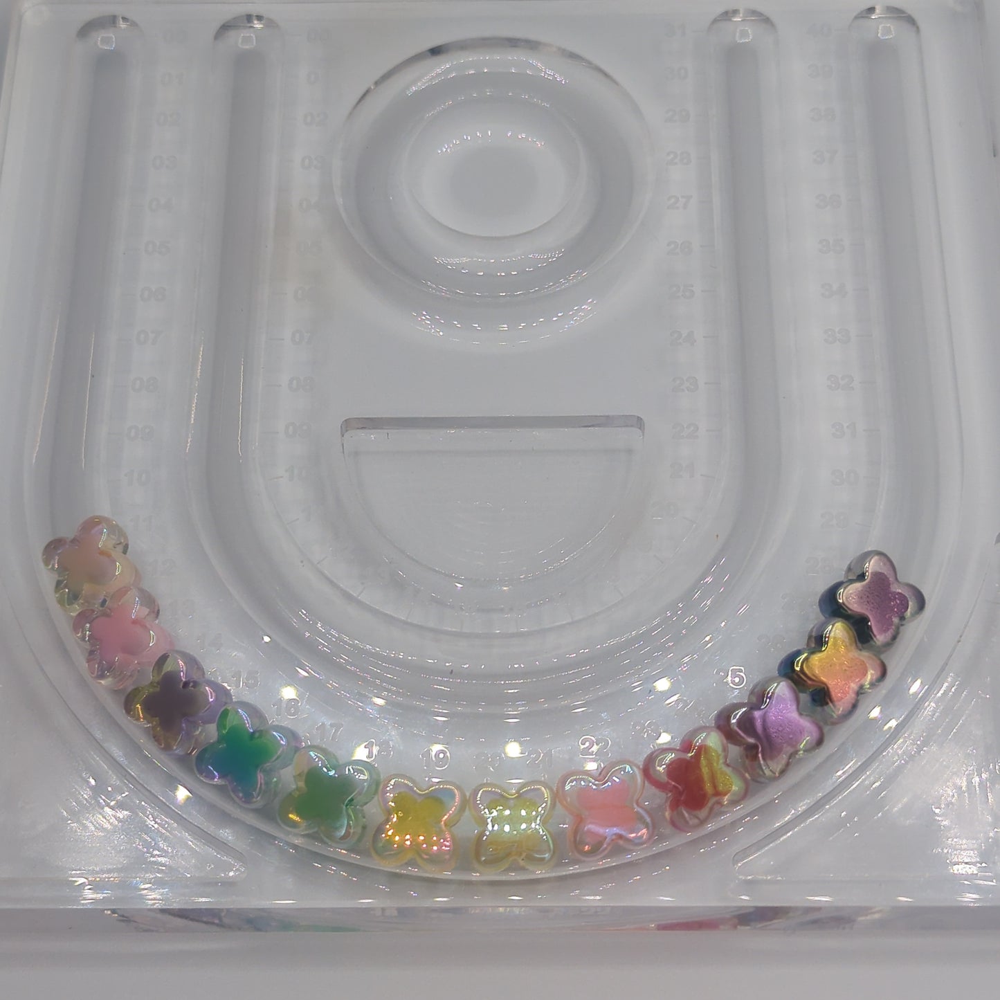 Iridescent Radiant Clover Acrylic Beads - 10pcs