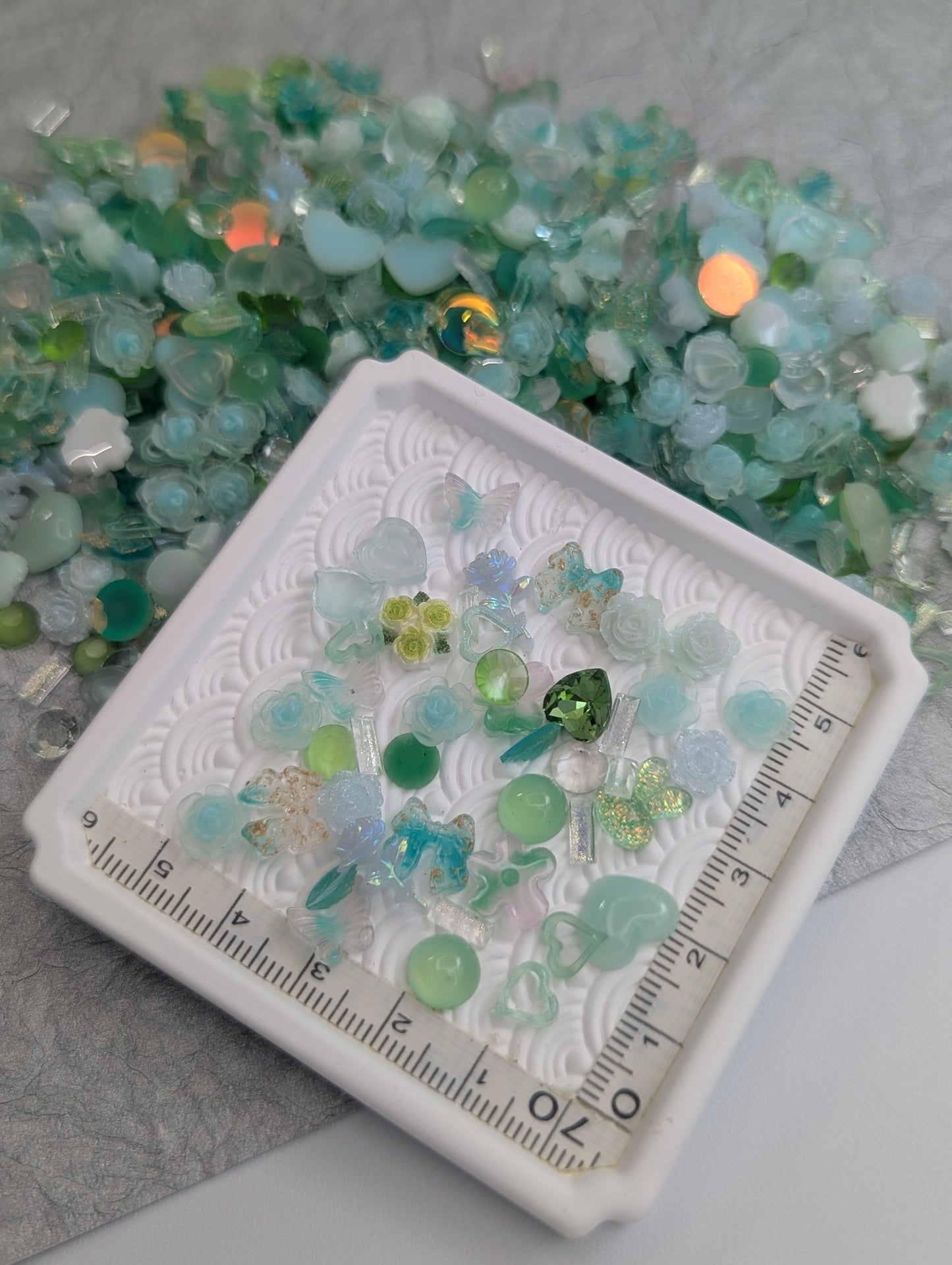 Evergreen Essence Resin Art Mix ~ 200 Pieces