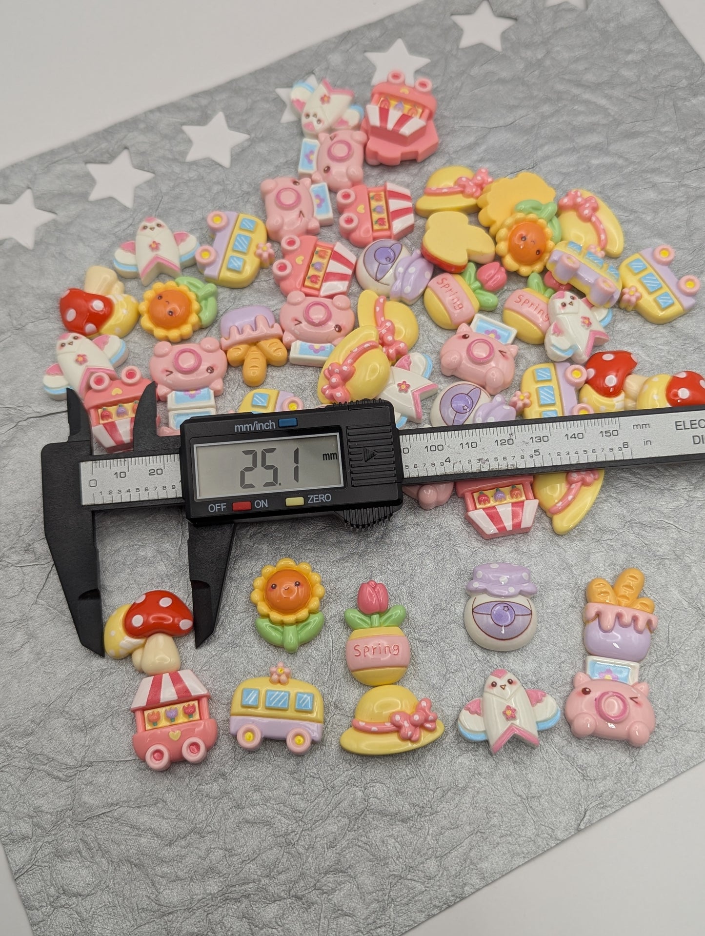 Spring Picnic 🧺Flatback Charm , 10 Pcs