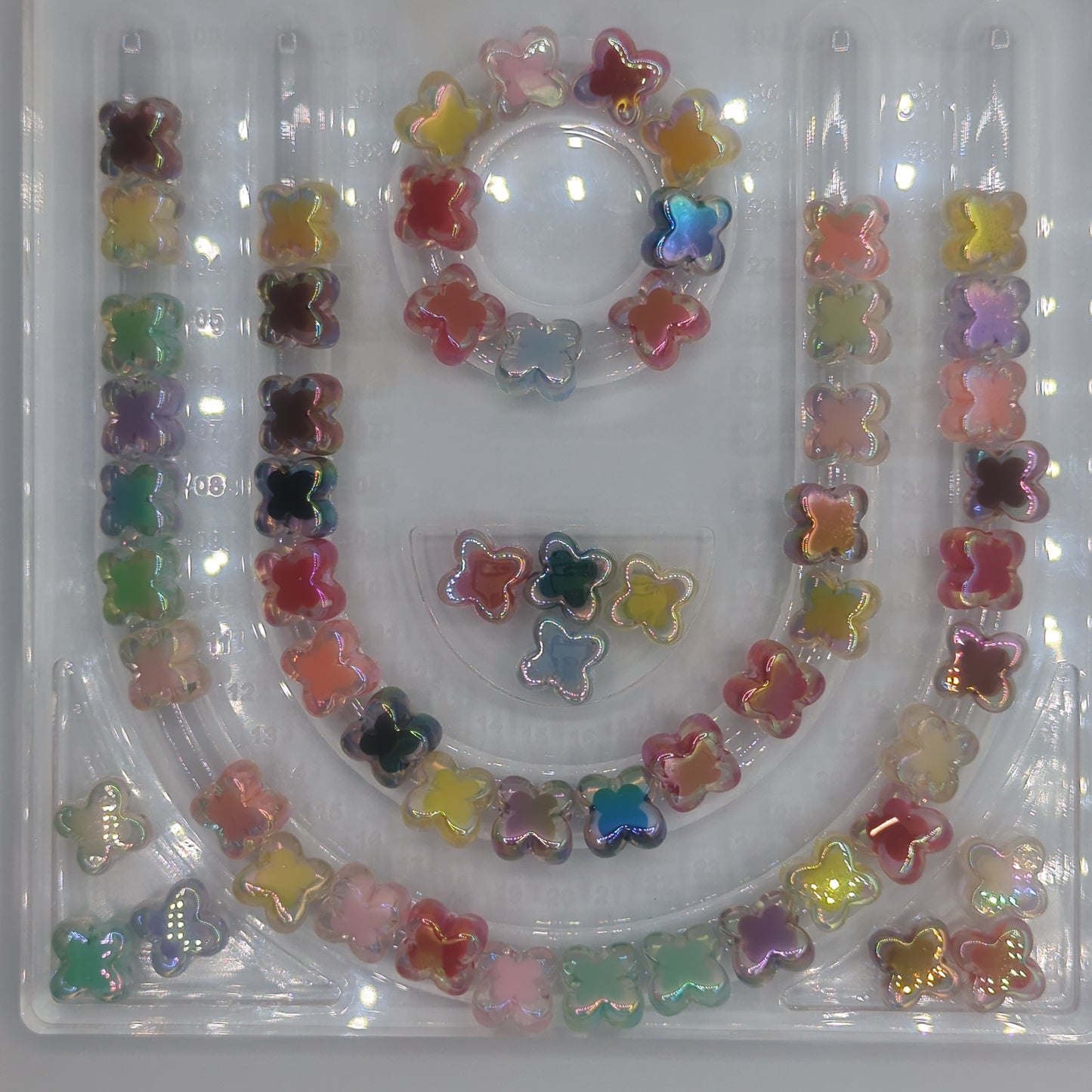 Iridescent Radiant Clover Acrylic Beads - 10pcs