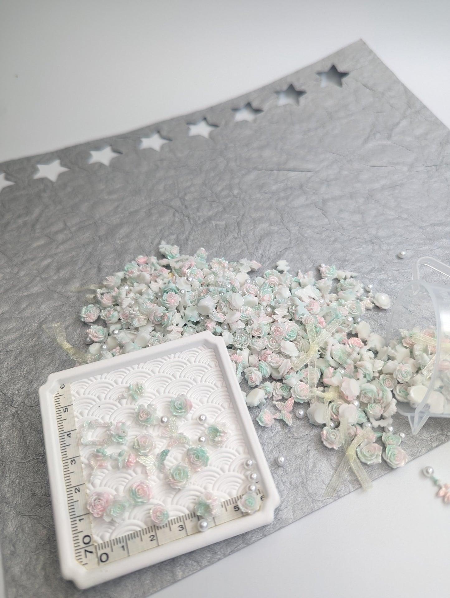 Glow & Sparkle Luminous Art Mix ~ 200 Pieces