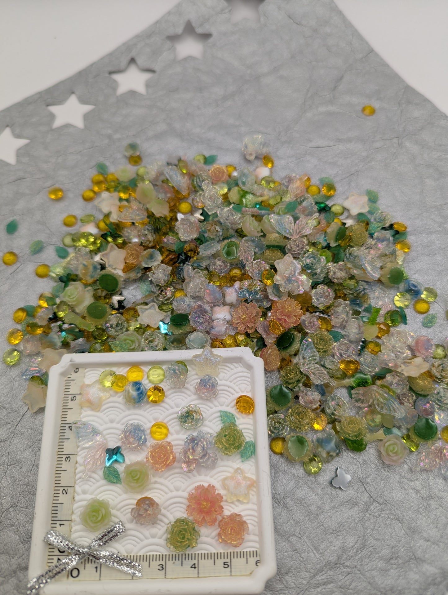 Stardust Garden Resin Flower mix -glow in the dark