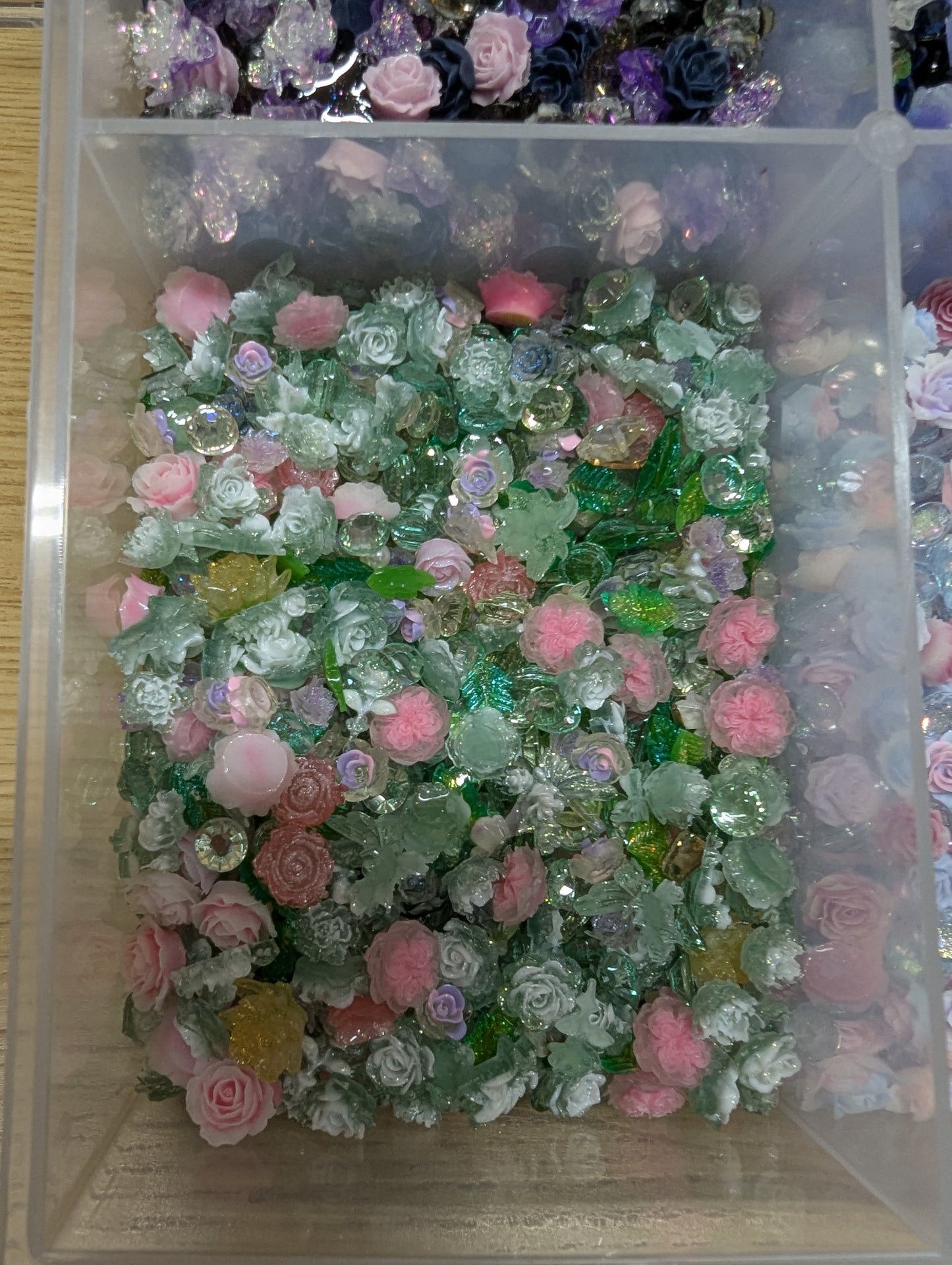 Spring Resin Flower mix -glow in the dark
