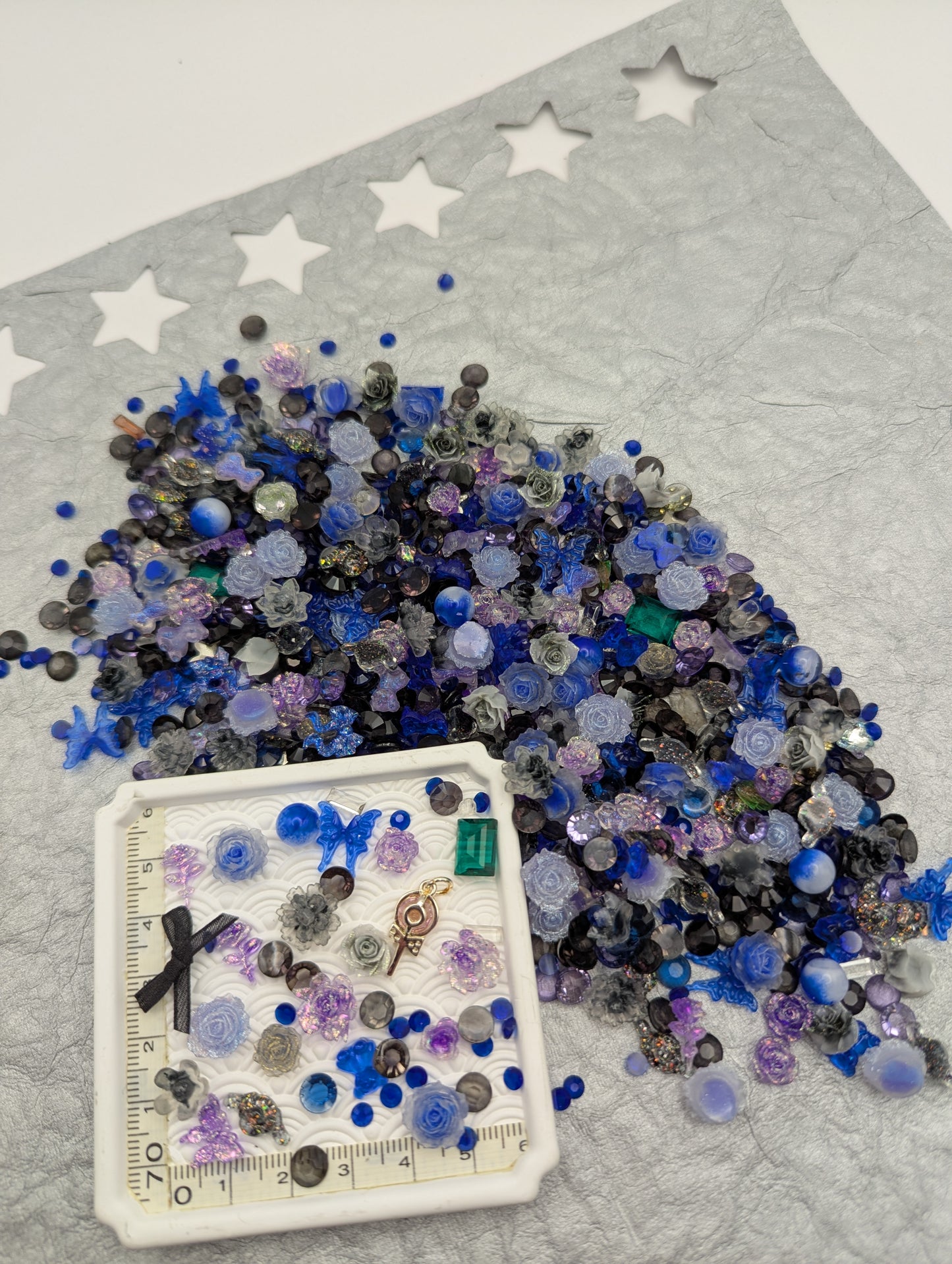 Midnight Velvet Resin Flower mix -glow in the dark