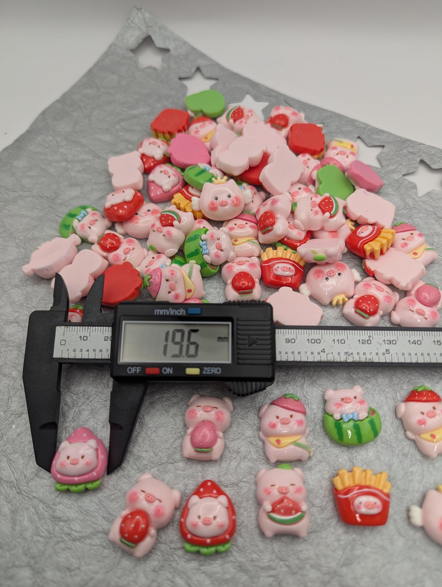 Hungry Pig Flatback Charm, 10 Pcs