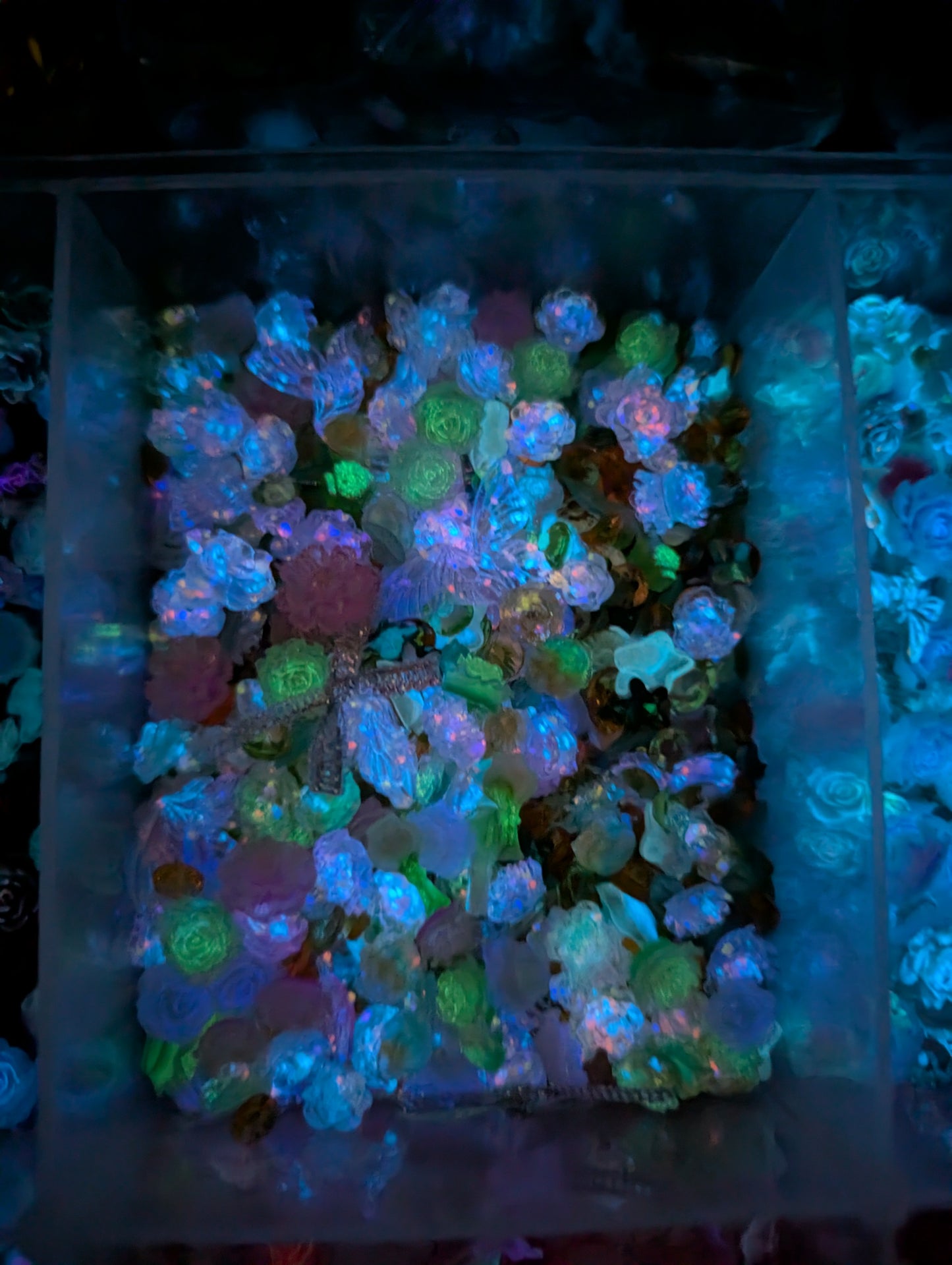 Stardust Garden Resin Flower mix -glow in the dark