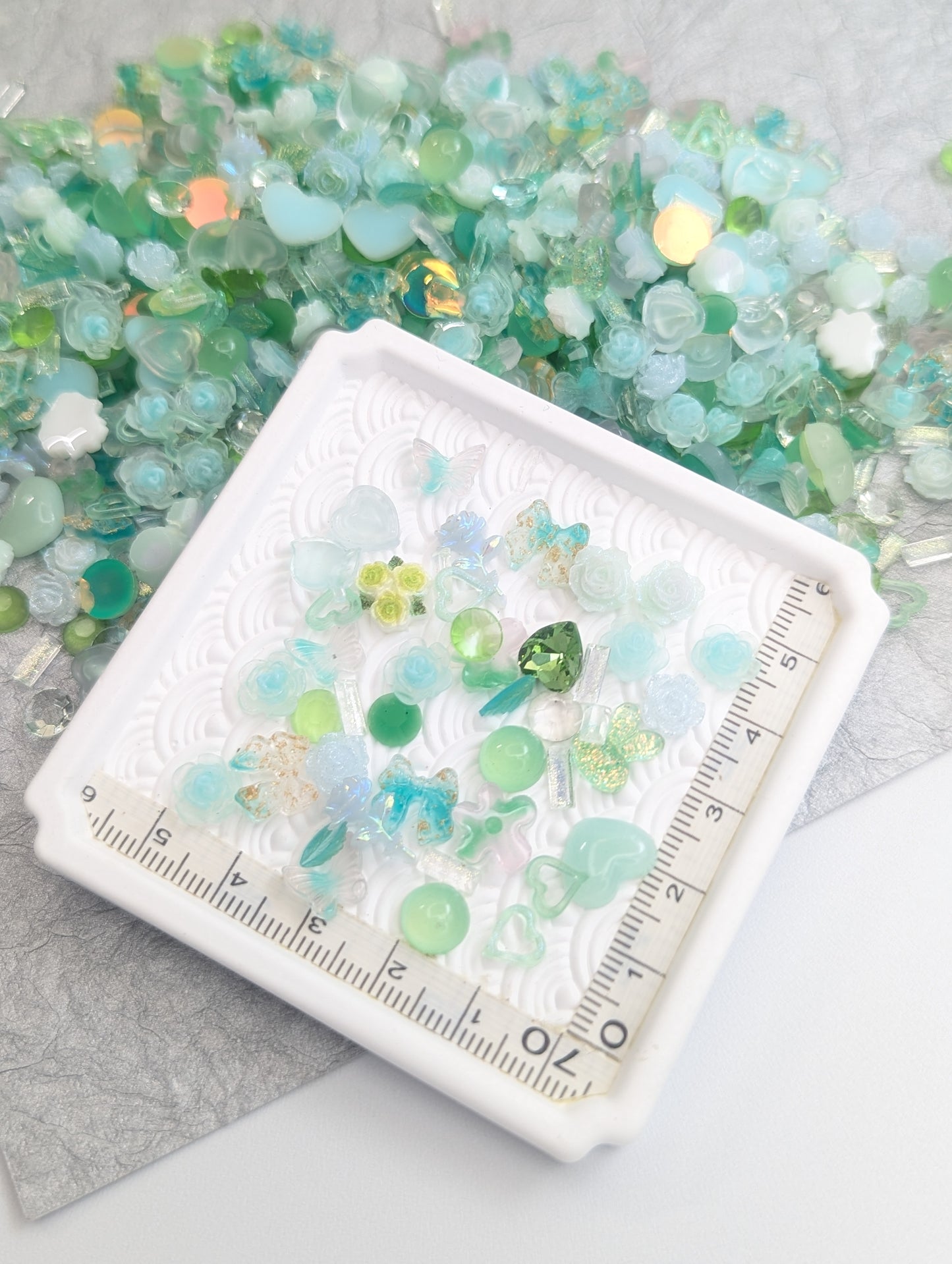 Evergreen Essence Resin Art Mix ~ 200 Pieces
